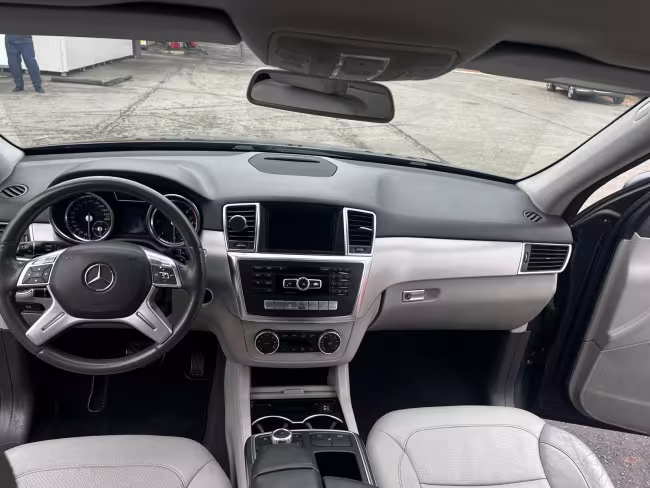 Mercedes-Benz ML 250 2013 mașină de închiriat București