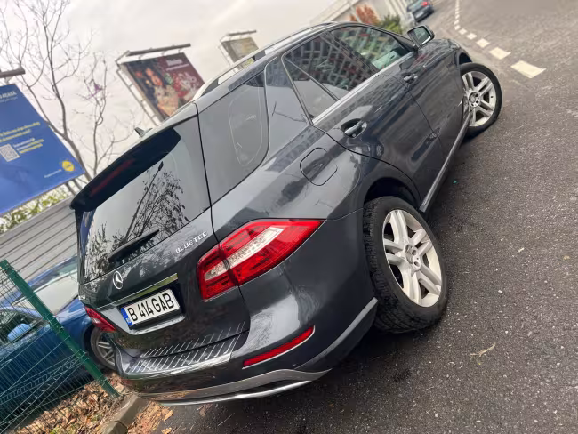 Mercedes-Benz ML 250 2013 mașină de închiriat București