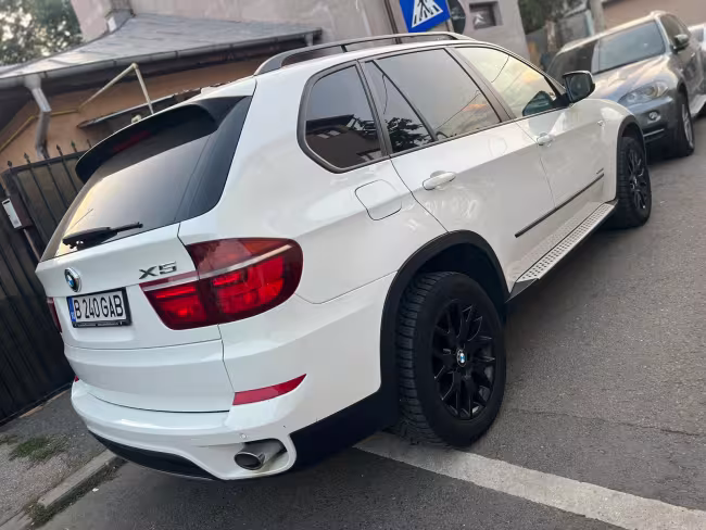 BMW X5 2013 mașină de închiriat București