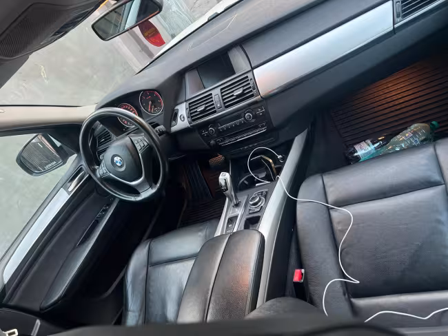 BMW X5 2013 mașină de închiriat București
