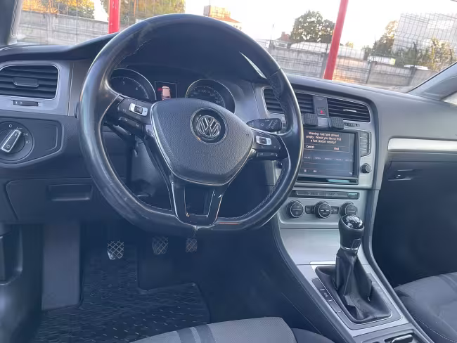 Volkswagen Golf VII 2015 mașină de închiriat București