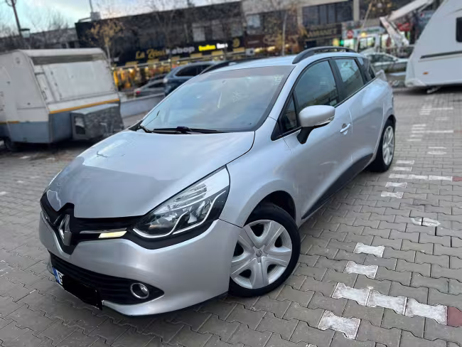 Masina de inchiriat / car rentals / Renault clio / rental car