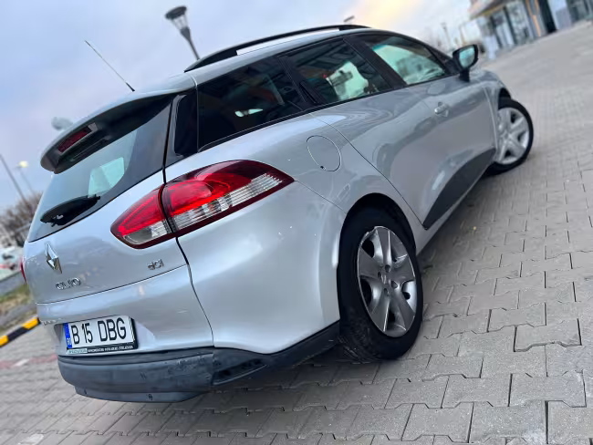 Masina de inchiriat / car rentals / Renault clio / rental car